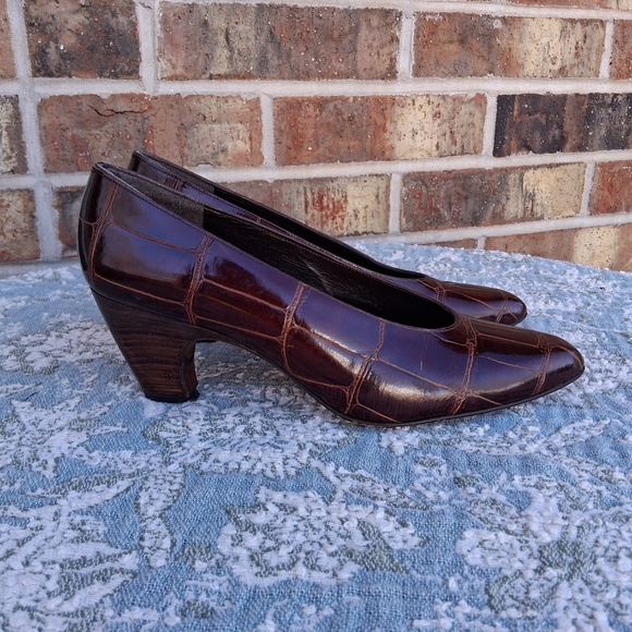 💝 Vintage Stuart Weitzman Mr.Seymore Croc-Embossed Leather Cone Pumps Sz.6.5 - Picture 4 of 13